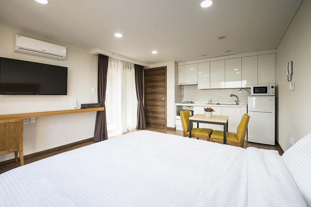 W Ocean Pension Seogwipo Extérieur photo