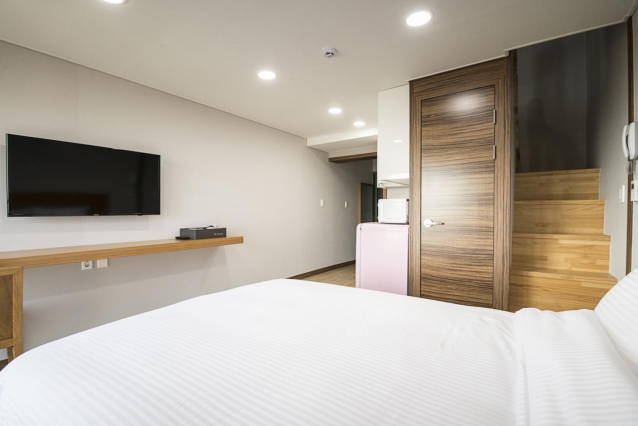 W Ocean Pension Seogwipo Extérieur photo